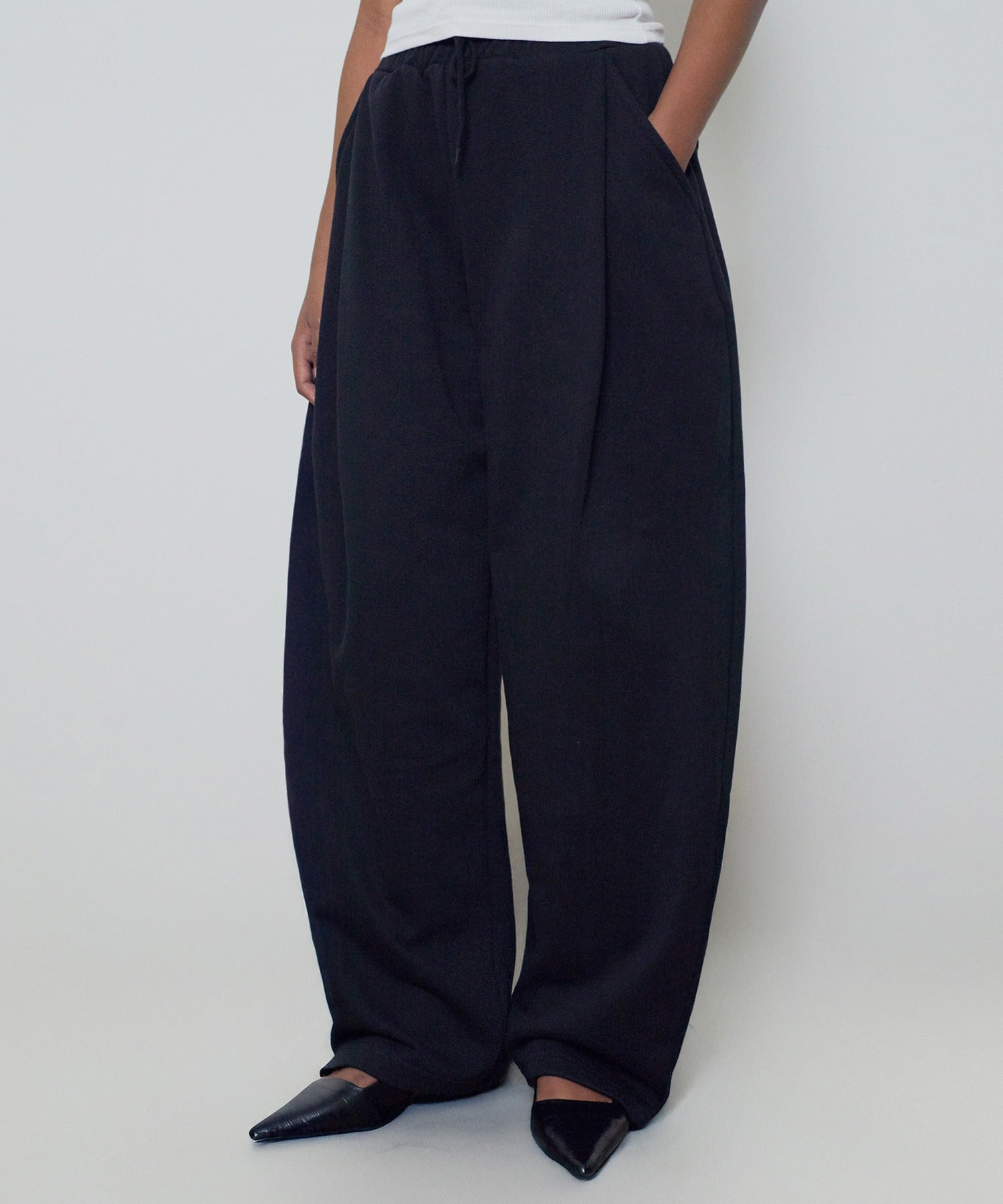 TWO TUCK LONG PANTS [BLACK]