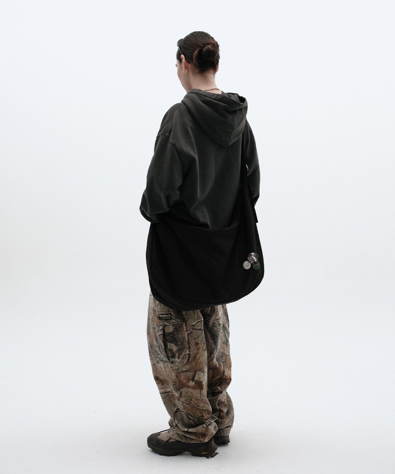 HALFMOON CROSS BAG [BLACK]