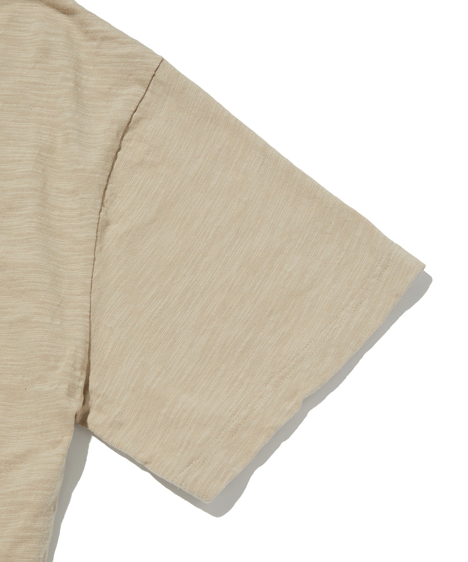 TEXTURED POCKET TEE [BEIGE]