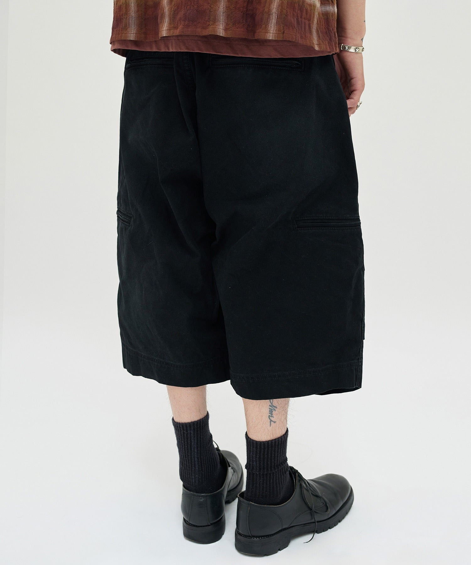 UTILITY CARGO SHORTS [BLACK]
