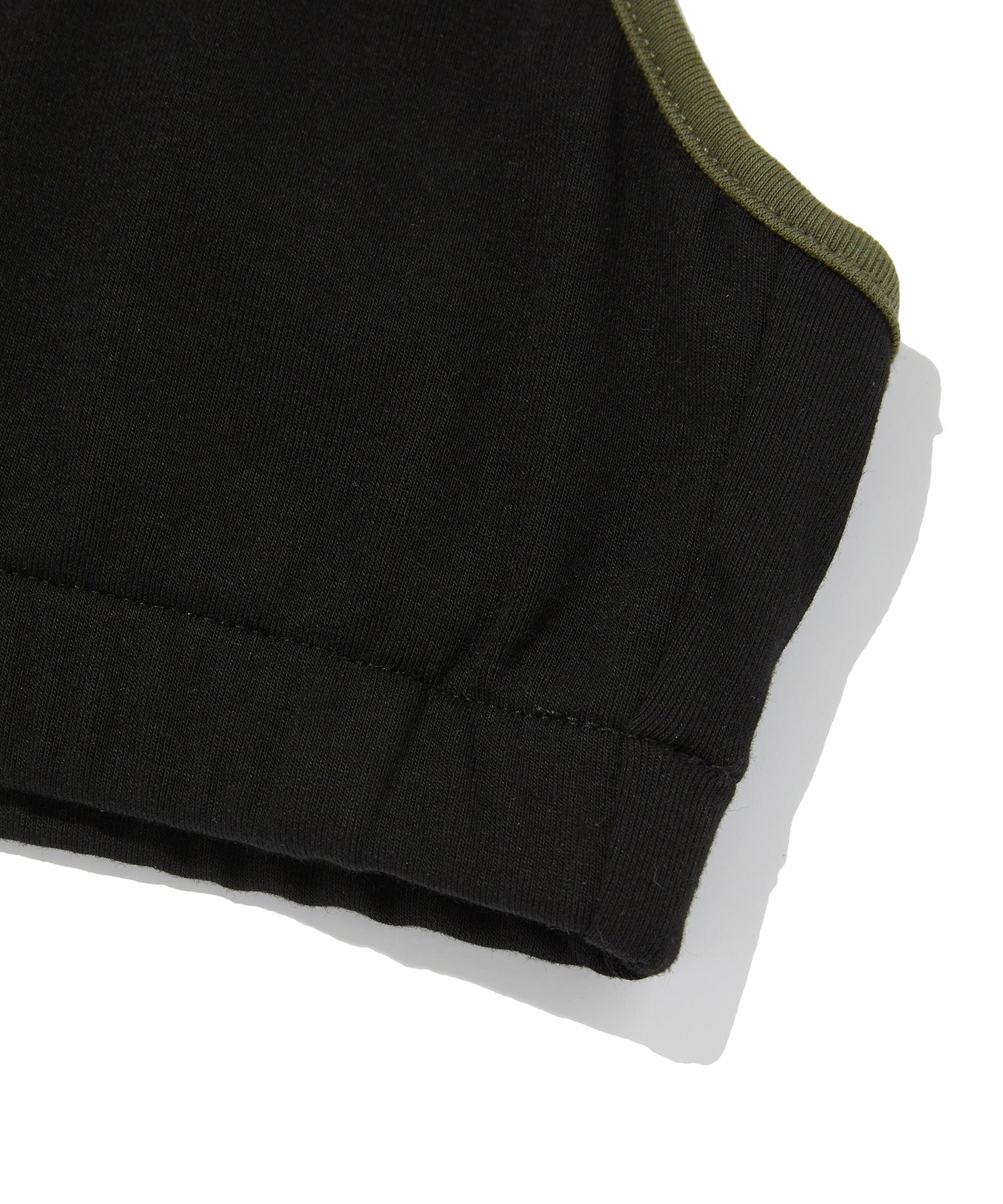 COLOR BLOCK SLEEVELESS [BLACK]