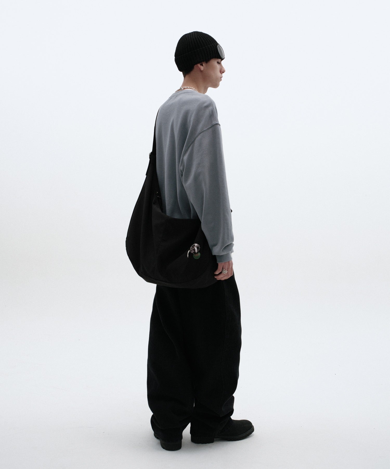 HALFMOON CROSS BAG [BLACK]